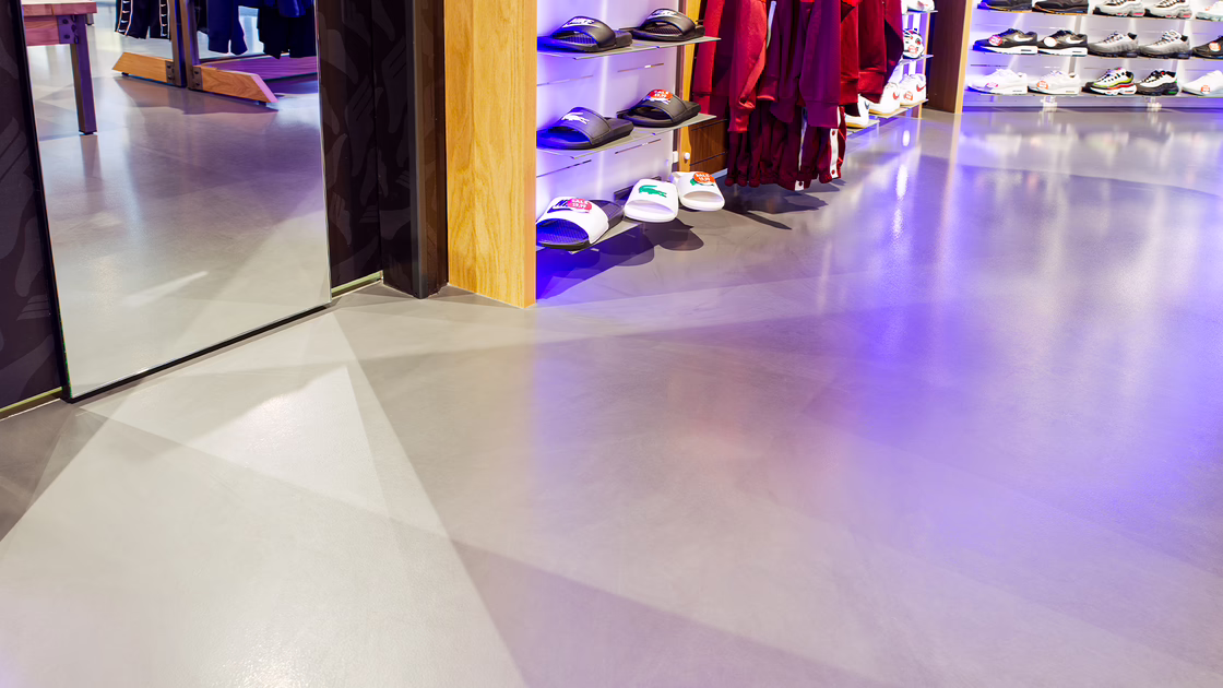 The Athlete’s Foot Doetinchem – Arturo PU2060 Verlaufbeschichtung mit Arturo PU7975 Versiegelung